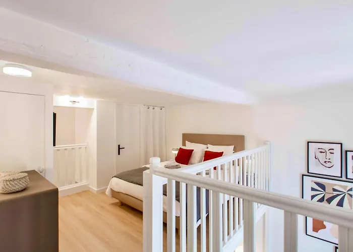 아파트 Suede Promenade Duplex At 1 Min From The Sea 2 Bathrooms