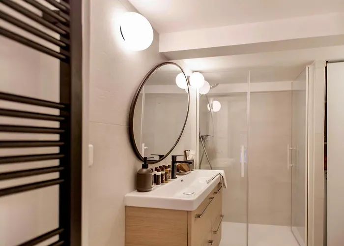 Suede Promenade Duplex At 1 Min From The Sea 2 Bathrooms 니스