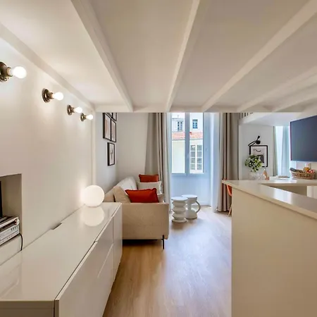 Suede Promenade Duplex At 1 Min From The Sea 2 Bathrooms